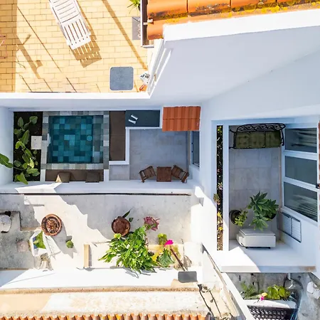 Casa Baco- Cozy House Center Vila Lagoa (Algarve)